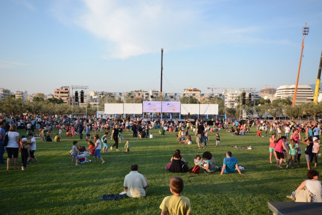 Light Up the Night at the Stavros Niarchos Park